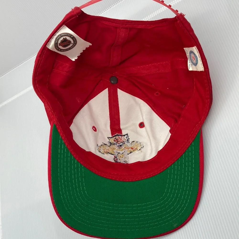 Vintage 90s Red NHL Florida Panthers Hockey SnapBack Kids Hat